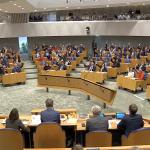 Members of the Tweede Kamer vote on the suspension of FvD members for not disclosing additional job functions. 19 December 2023