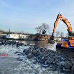 Workers complete an emergency dam at Bosscherveld in Maastricht. 8 January 2024