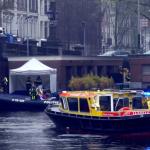 Amsterdam police investigating the discovery of a dead 55-year-old Spanish man on the Amstel River at Sarphatistraat. 22 March 2024