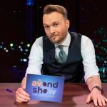 Arjen Lubach on the set of De Avondshow.