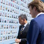 Ministers Caspar Veldkamp of Foreign Affairs and Ruben Brekelmans of Defense visit the Wall of Remembrance of the Fallen for Ukraine memorial in Ukraine, 7 July 2024