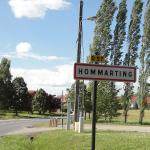 The city limit sign for Hommarting in France