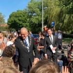 Mayor Ahmed Aboutaleb of Rotterdam high-fives kids on Statenweg, 14 May 2024