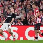 AZ Alkmaar's Norwegian defender #18 David Moller Wolfe claims a penalty during the UEFA Europa League 1st round day 2 between Athletic Club Bilbao and AZ Alkmaar at the San Mames stadium in Bilbao on October 3, 2024. 