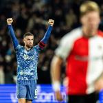Jordan Henderson of Ajax (l) celebrates after winning 0-2 during the Dutch Eredivisie match between Feyenoord and Ajax at Feyenoord Stadion de Kuip on October 30, 2024 in Rotterdam, Netherlands.