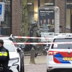 The Explosive Ordnance Disposal Service is present at the Paardenveld police station on Kroonstraat. The police are talking about a suspicious situation and have evacuated the building.