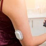 A continuous glucose monitoring pod, used in combination with an insulin pump to help people manage type 1 diabetes
