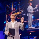 Pep Rosenfeld hosts a corporate event