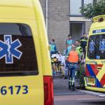 Emergency services at the scene of a stabbing on Fanny Blankers-Koenlaan in Hoofddorp. Multiple people got hurt, including a cop. 21 May 2025