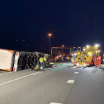 A truck crashed into the crash barrier on the A28 toward Utrecht, near Hoevelaken, 7 May 2025