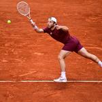 Netherlands' Tallon Griekspoor plays a forehand return to Germany's Alexander Zverev during their men's singles match on day 9 of the French Open tennis tournament on Court Suzanne-Lenglen at the Roland-Garros Complex in Paris on 2 June 2025.