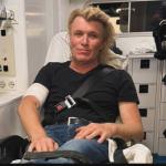 Illusionist Hans Klok got stabbed in the arm during his saber act in a show in Scheveningen, 20 July 2025
