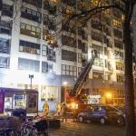 Emergency services at the scene of an apartment fire on Harry Koningsbergerstraat in Amsterdam Nieuw-West. One killed, five hurt. 6 October 2025