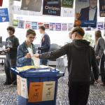 Students at Graaf Engelbrecht in Breda cast their votes at school during the 2025 Student Elections.