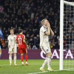 Davy Klaassen of Ajax looks dejected during the Champions League match between AFC Ajax and S.L. Benfica at the Johan Cruyff ArenA on November 25, 2025, in Amsterdam, the Netherlands.