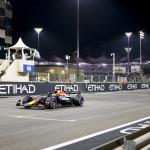 Max Verstappen (Red Bull Racing) crosses the finish line at the Yas Marina Circuit to win the Abu Dhabi Grand Prix.