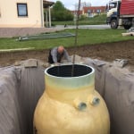 Setting up an underground heat storage tank