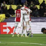 Players of AFC Ajax celebrate the 2–1 goal by Oliver Edvardsen of AFC Ajax during the UEFA Champions League match between Villarreal CF and AFC Ajax at Estadio de la Cerámica on January 20, 2026, in Villarreal, Spain.