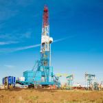 Onshore gas drilling rig