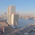 Sunshine and blue skies at the Erasmus Bridge in Rotterdam, 5 March 2026