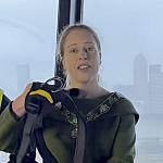 Standing on the observation deck of the Euromast, Mayor Carola Schouten is handed an abseiling harness by a worker wearing a vest from Sky-Access, the company handling renovations of the 185-meter Rotterdam tower. 17 Mar. 2026