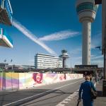 Schiphol turns 690-meter construction zone into Netherlands’ longest street art mural