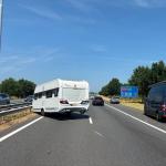 Bad luck for one driver on the first day of the summer holidays in the south of the Netherlands. A caravan broke free from a car, striking a guardrail on the A73 near Cuijk. There were no injuries. 10 July 2026