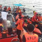 Indonesian Sea and Coast Guard personnel take part in a search-and-rescue operation. March 25, 2017.