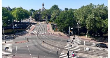 The blazing sun shines down on Amsterdam, Alexanderplein, the Muiderpoort, and Mauritskade. 25 June 2026