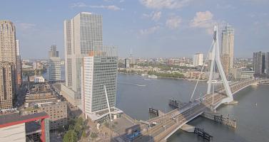 Blue skies on a hot day in Rotterdam, 19 June 2026